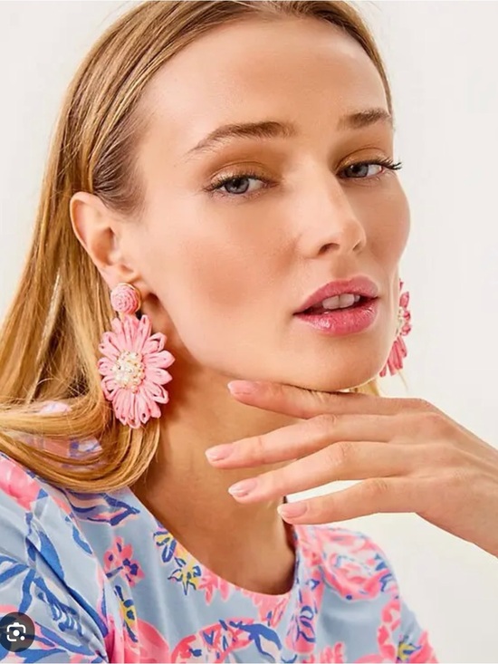 Lilly Pulitzer Jewelry - Lilly Pulitzer Bursting Blooms Earrings in Sorbet Pink with Jewelry Pouch